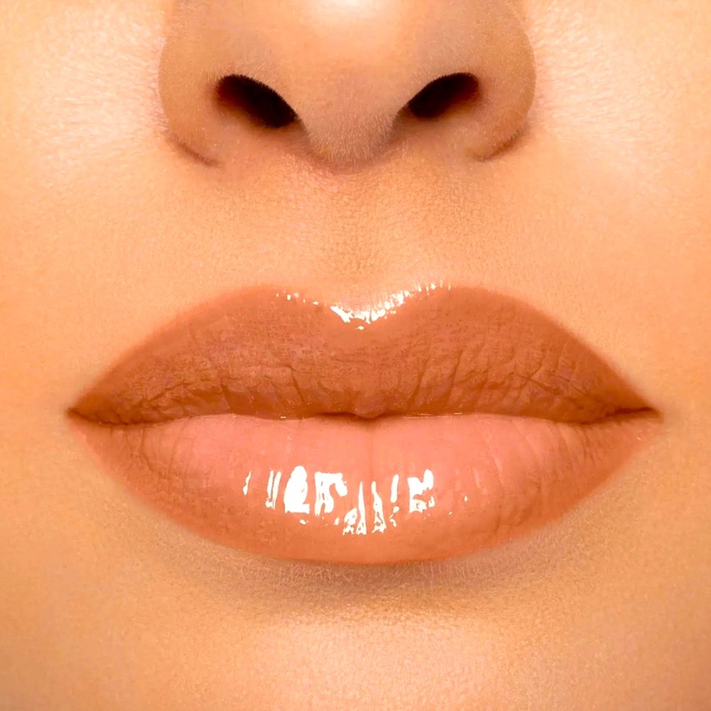 🛡️ Full size Morphe New “Chill” Lip Gloss